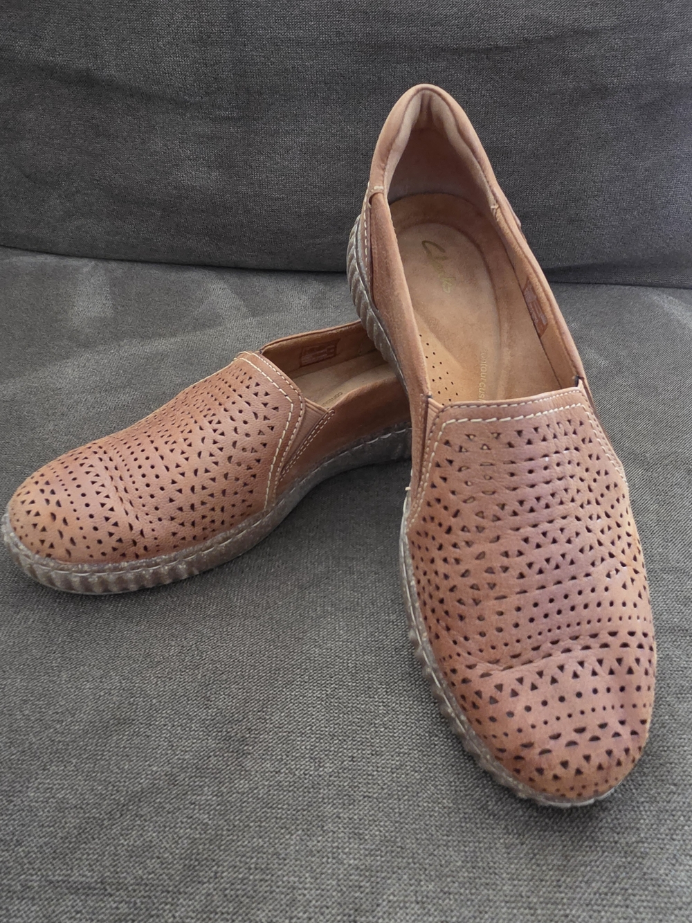 Clarks Women’s Magnolia Aster Tan Leather Slip-On Loafers - Size US 9.5